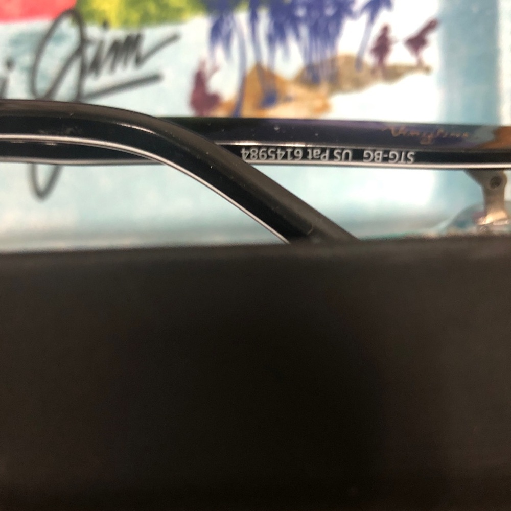 Maui Jim. Hula Blues. Sunglasses Case with Logo - Picture 4 of 4